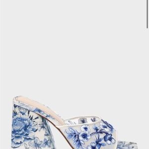 Betsy Johnson Roo Blue Floral Heel